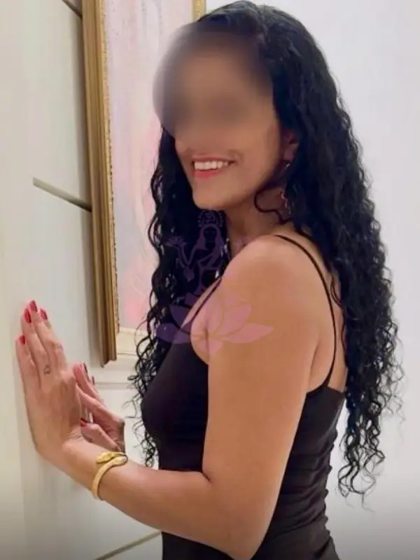 Ísis, terapeuta da Massagens Carioca